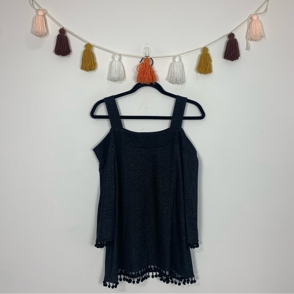 Pebble & Stone Cold Shoulder Pom Pom Trim Dark Gray Knit Top Size Medium - Picture 1 of 10